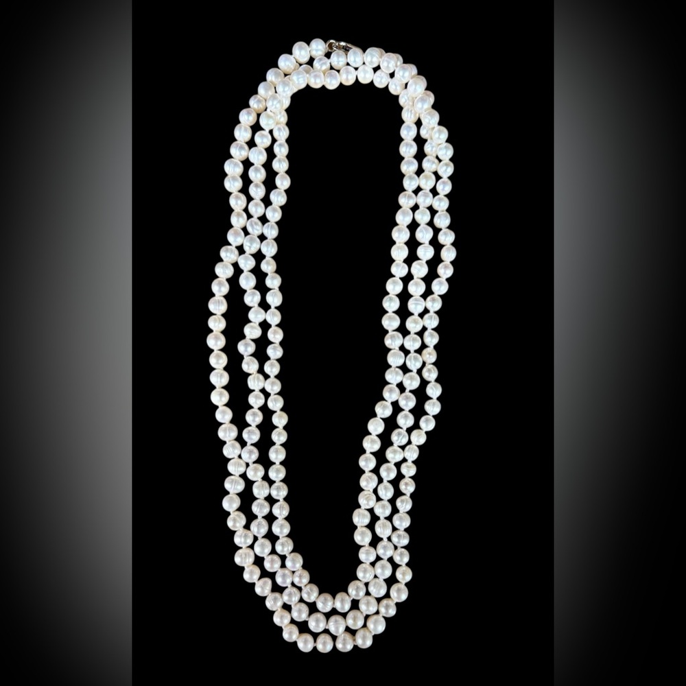 Elegant White Pearl Necklace